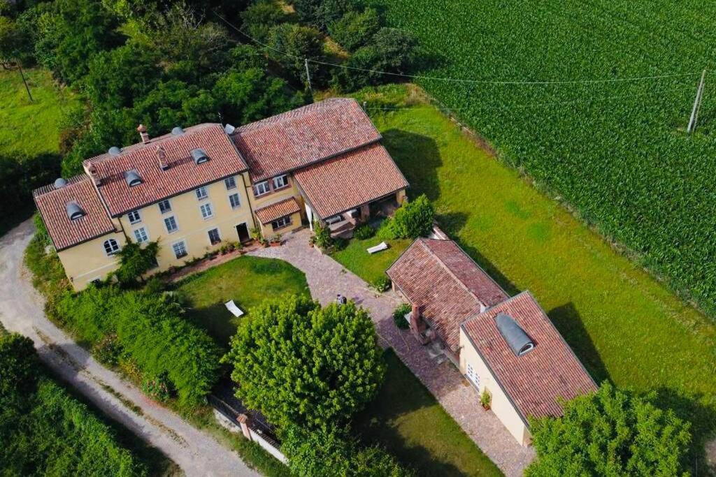 Villa La casa nei campi Badia Pavese Esterno foto