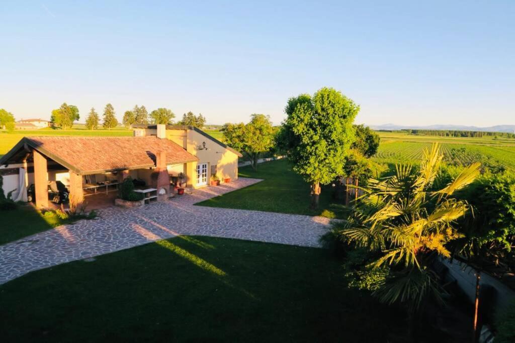 Villa La casa nei campi Badia Pavese Esterno foto